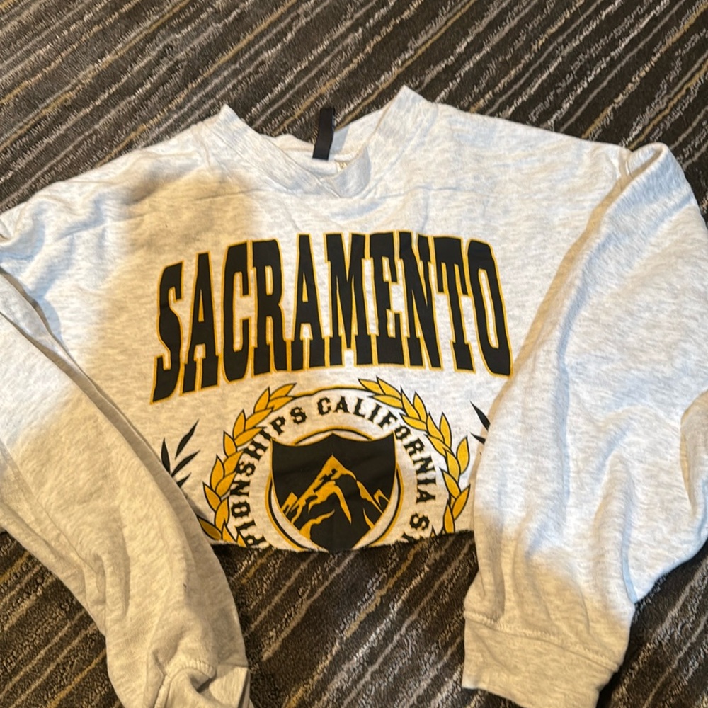 H&M cropped sweatshirt